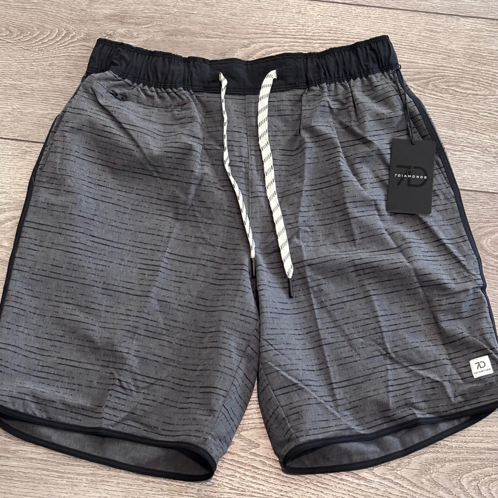7 Diamonds Core Active Short Mens S Grey Heathered Stripe Athletic Gym STS-1233